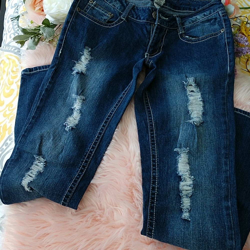 HOST PICK Mudd Distressed Jeans - Picture 6 of 8
